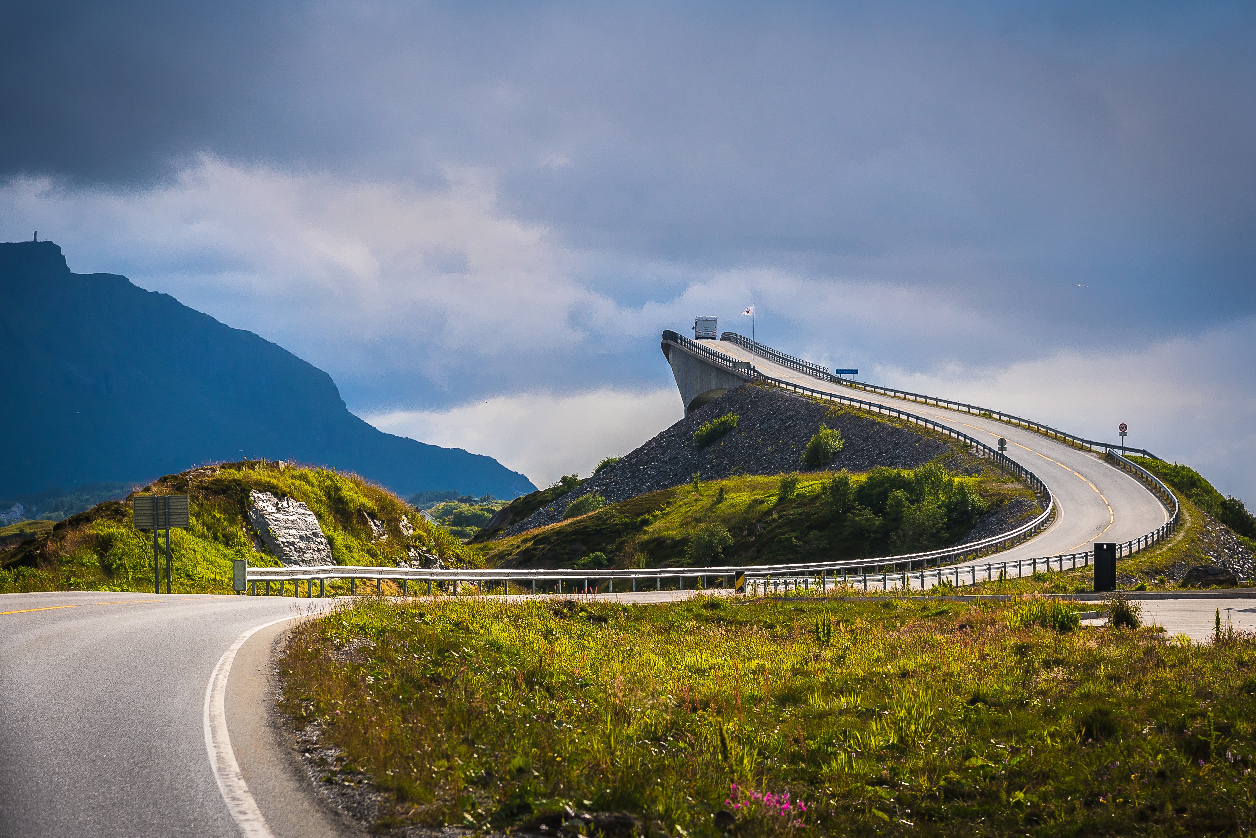 Атлантическая дорога. Мост Storseisundet, Норвегия. Атлантическая дорога Норвегия. Атлантик роуд в Норвегии. Норвегия автострады.